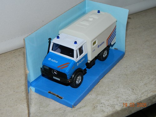 Mercedes unimog police des - police,