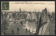CPA Les Sables-d´Olonne, Séchage des voiles sur les barques au mouillage 