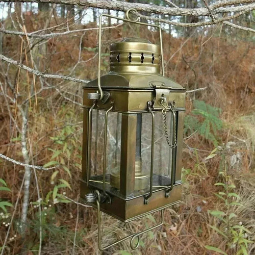 Ancienne lampe cargo vintage
