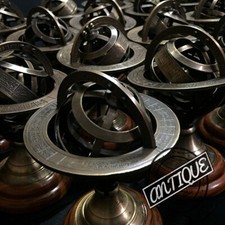 Ancienne Horloge Astronomique