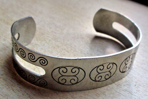 Bracelet rigide ouvert - , couleur