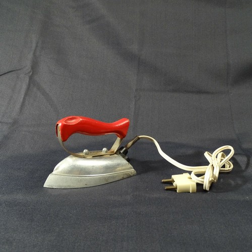 Mini fer repasser voyage - fer, a
