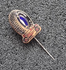 Pirelli Épinglette Pneu