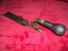 superbe objet outil ancien boutoir de marechal ferrant fer forgé collection