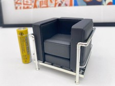Miniature LC2 armchair Le