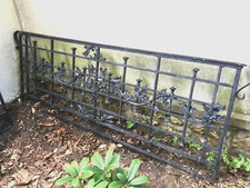 Ancien grand garde corps en fonte de style et d'époque art nouveau