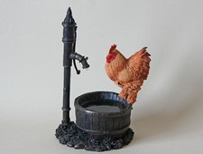 Poule au puits  figurines