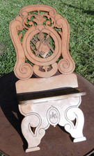 Un Lutrin Porte Bible en Bois   !