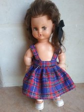 poupée BELLA  hauteur 30cm marquage dans le cou BELLA sgdg 