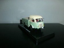 RENAULT 2.5 TONNES ARROSEUSE