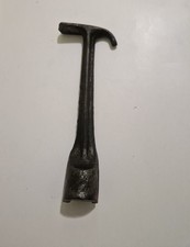 Clé a crochet pour poele a