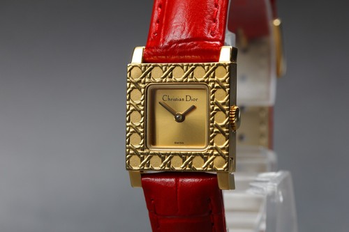 Presque comme neuve montre - [presque,