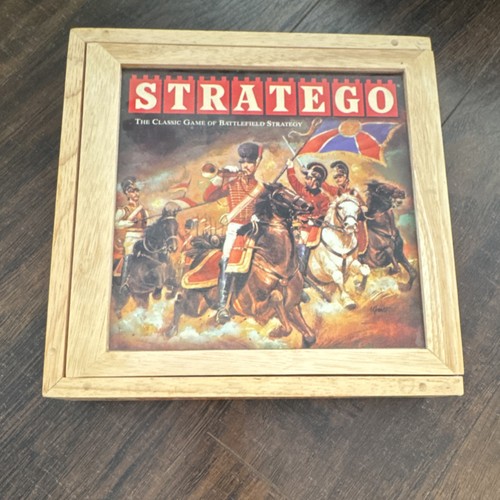 Milton bradley stratego board - bradley,