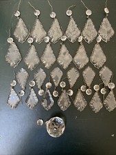 25 PAMPILLES GOUTTES (60 et 50 mm) VERRE A FACETTES  LUSTRE SUSPENSION + Boule