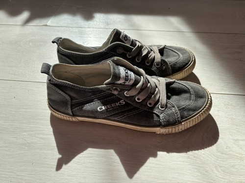Paire chaussures baskets - paire,