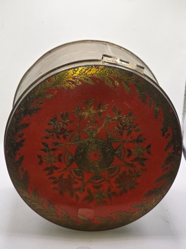 Ancienne boite métallique - boite,