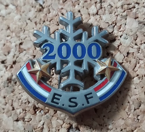 Broche pin badge - broche, insigne