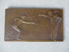 Rare Médaille de table / plaquette bronze Assaut d'épée Escrime ERM Sport
