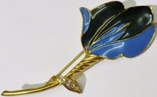 broche bijou vintage 1970 couleur or fleur émaillée cloisonnée bleu et noir 455