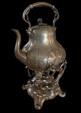 THÉIÈRE ANGLAISE EN ÉTAIN