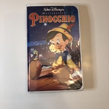 Walt Disney's PINOCCHIO - VHS in padded clamshell -- original animated classic 