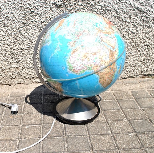 Globe terrestre lumineux