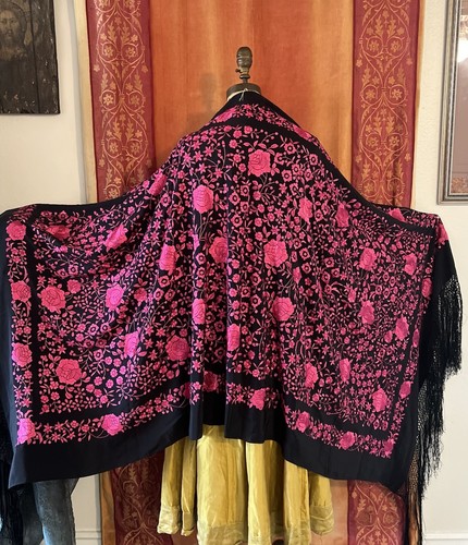 Vintage silk embroidered piano - vintage,