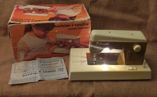 MACHINE A COUDRE JOUET MA COUSETTE AVEC BOITE ET NOTICE / ANNÉES 1960