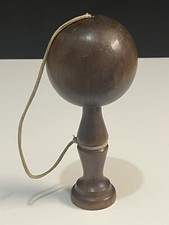 Ancien Jouet Jeu Bilboquet Marron en Bois