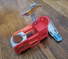 camion restaurant et course hotwheels city dîner truck