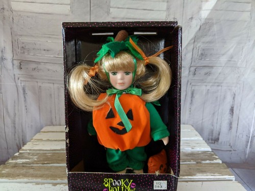 Spooky hollow tiny - tiny, treaters