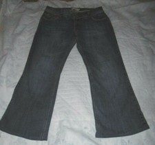 TRES BEAU JEAN BLEU CACHE CACHE TAILLE 44 EN TRES BON ETAT 