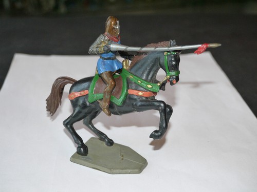 Figurine starlux moyen cheval - figurine,
