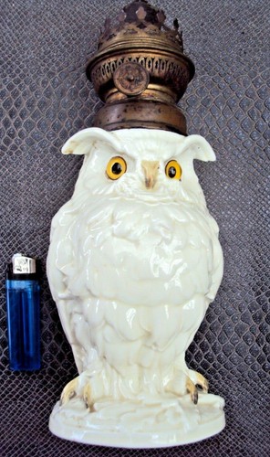 Ancienne lampe pétrole - à,