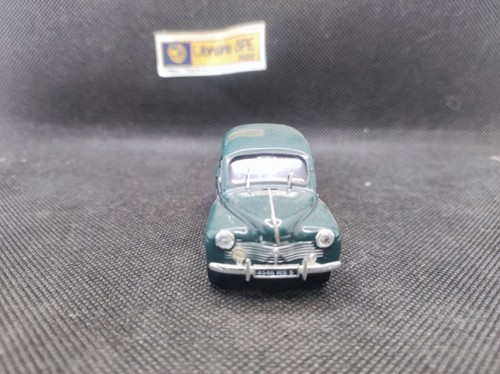 Renault 4 cv - ▄▀▄,