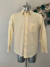 jolie chemise jaune homme