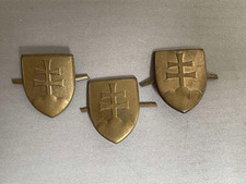 LOT DE 3 ANCIENS INSIGNES UNIFORMES MILITAIRES SLOVAQUIE