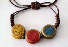 Bracelet cordon et perles en