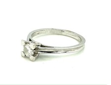 MAGNIFIQUE BAGUE OR 18 CARATS - Solitaire diamant 0,23 carat - 2,43 g