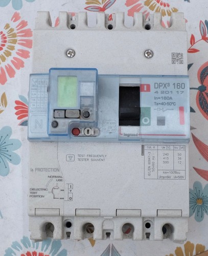 Legrand 200 disjoncteur - 200, 97