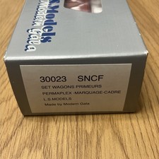 LS MODELS wagons couverts courts primeurs permaplex rouge 30023