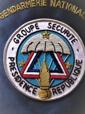 FANION (CANNETILLE) DE LA GENDARMERIE LE GSPR   16,5CM X 22,5CM HORS FRANGES