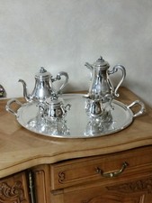 TRÈS BEAU SERVICE À THÉ ET