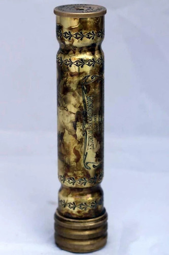 Ancien kaléidoscope torsadé