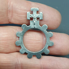 BIJOU RELIGIEUX - AUTHENTIQUE DIZAINIER ANCIEN EN ALUMINIUM #50