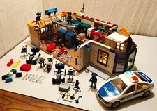 LOT PLAYMOBIL CHAMBRE FORTE CUSTOMISEE- COFFRE-FORTS- ALARME- ARMES- POLICE