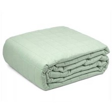 Couvre-lit matelassé en microfibre BASSETTI SELENE couleur sauge unie