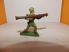 FIGURINE STARLUX AMÉRICAIN LANCE ROQUETTE SOCLE RECTANGLE