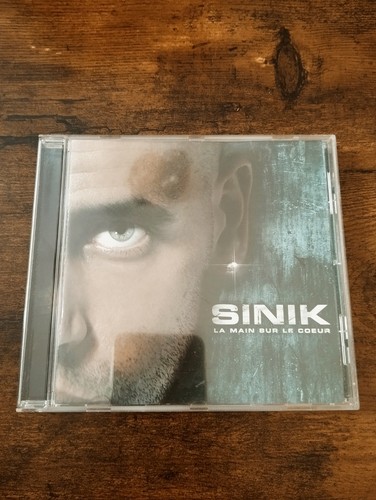 Main sur coeur sinik - -, /