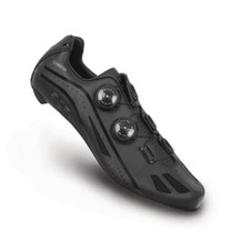 Paire chaussures pour vélo